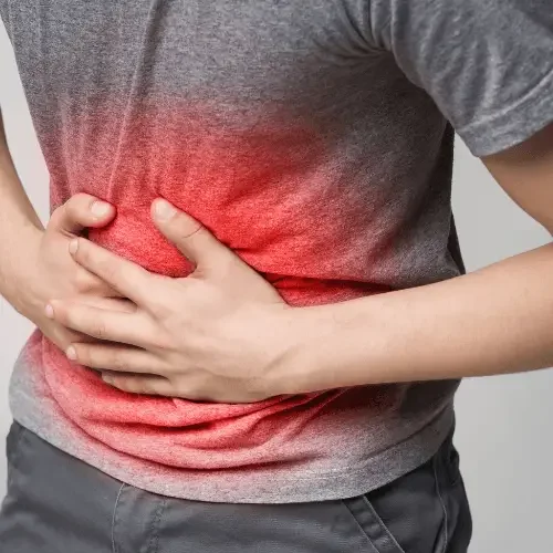 Síndrome do Intestino Irritável: por que o tratamento convencional não resolve e o que realmente funciona